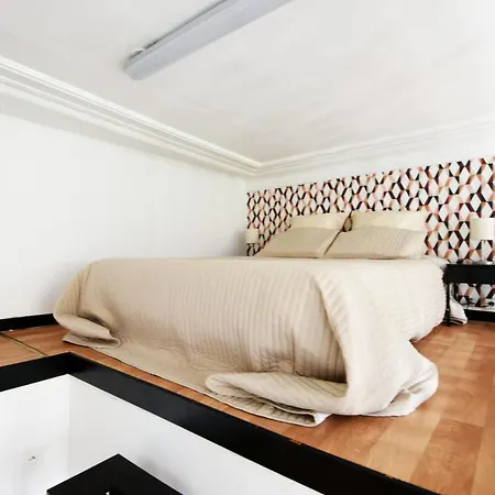 Charming Flat At The Heart Of - Welkeys Apartment