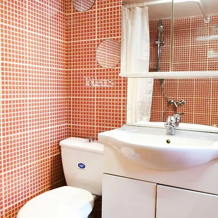 Charming Flat At The Heart Of - Welkeys Apartment